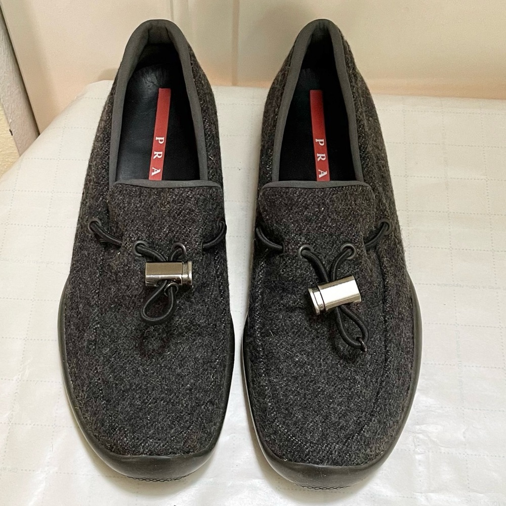 Authentic Prada classic toggle wool loafers - Picture 2 of 14